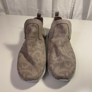 Nurture Women’s Lightweight Slip-on